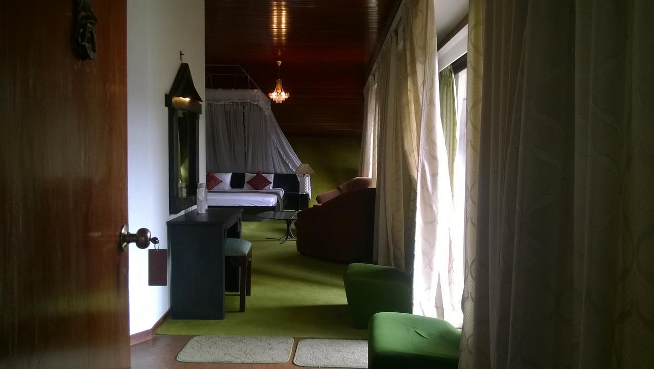 Nilani Hotel Ratnapura Exterior foto